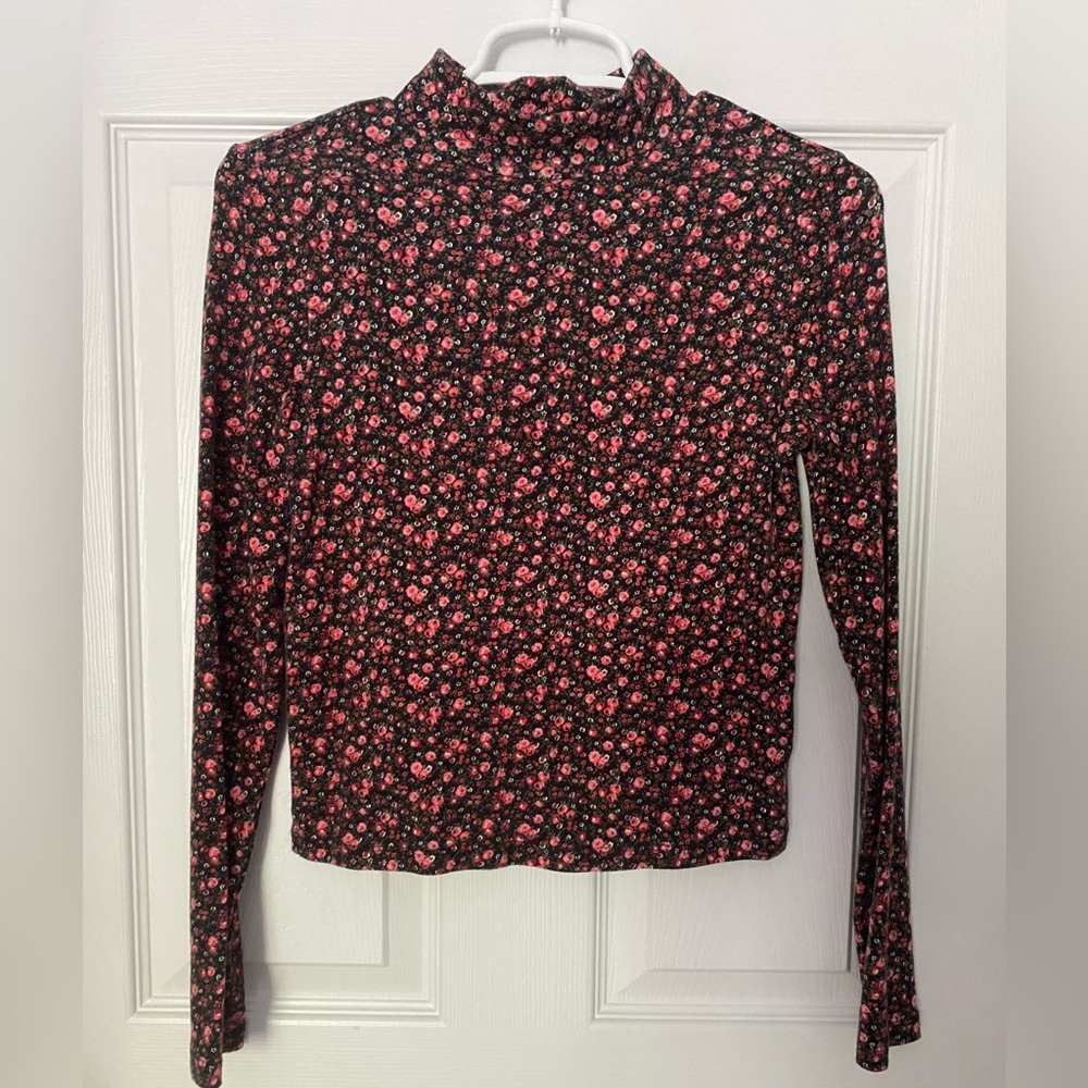 GAP Black and Pink Floral mock turtle neck.